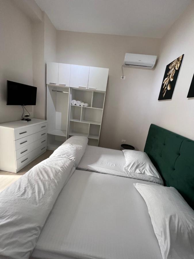 Hq Apartment In Center Тирана Екстериор снимка