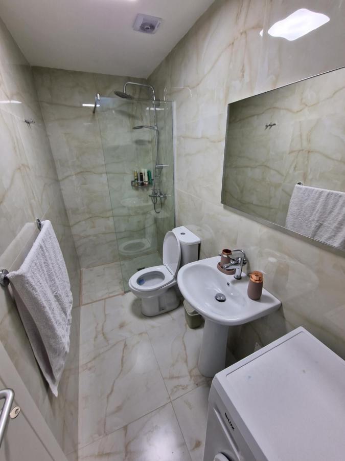 Hq Apartment In Center Тирана Екстериор снимка